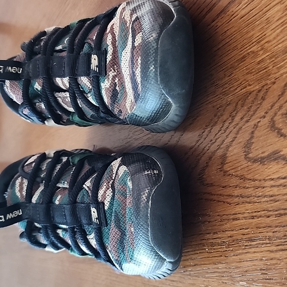 New Balance Tennis Shoes - Picture 2 of 4